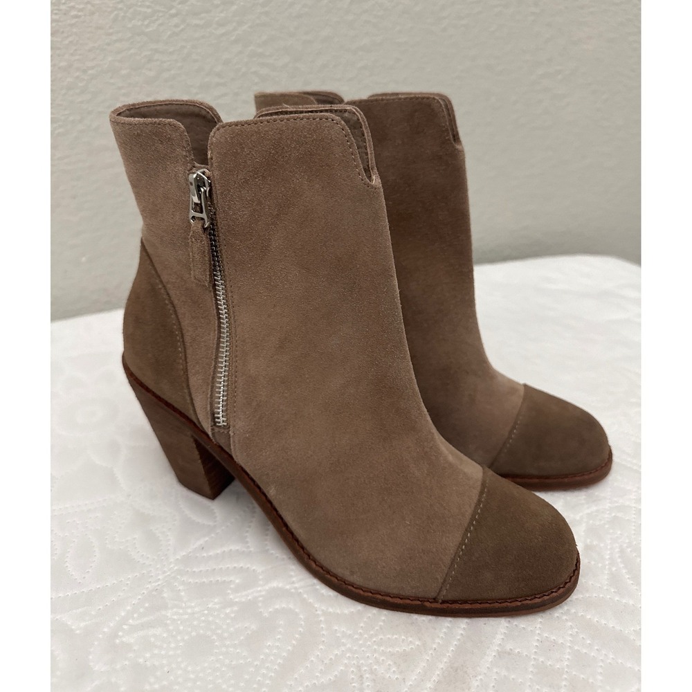 Softwalk Fairhill Dark Taupe Cap Toe Heeled Booties Ankle Boots Size 8.5
